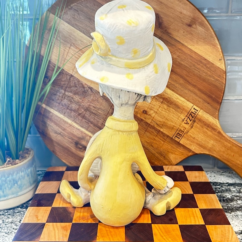 Vintage, ceramic bonnet, girl planter - Picture 4 of 8
